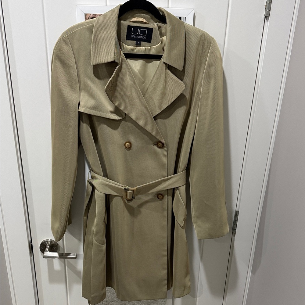 Women's Tan Trench Coat Size 8 PTP 22”